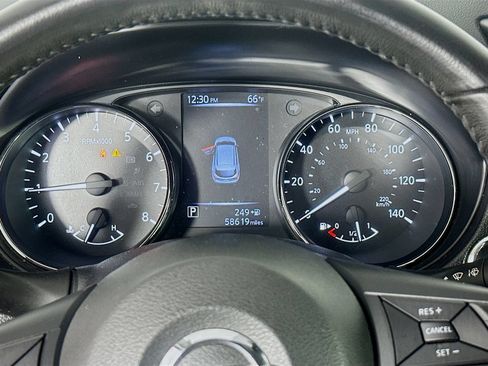 Used 2017 Nissan Rogue Sport SL w/ SL Premium Package FWD image 12