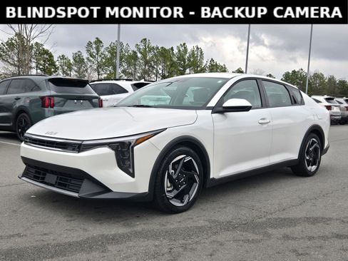 Used 2025 Kia K4 EX image 3