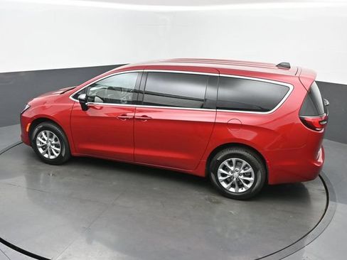 New 2027 Chrysler Pacifica Select w/ Family Tech Group AWD/4WD image 40