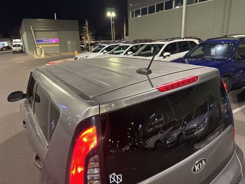 Used 2017 Kia Soul + image 34