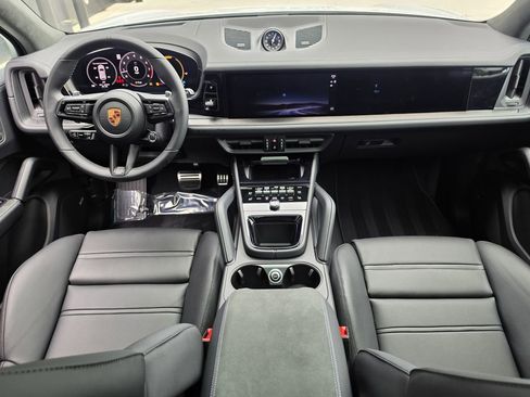 New 2026 Porsche Cayenne GTS AWD/4WD image 16