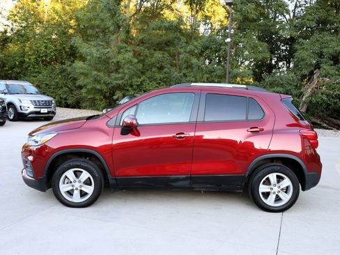 Used 2022 Chevrolet Trax LT w/ LT Convenience Package AWD/4WD image 4