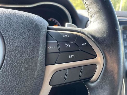 Used 2017 Jeep Grand Cherokee Limited AWD/4WD image 26