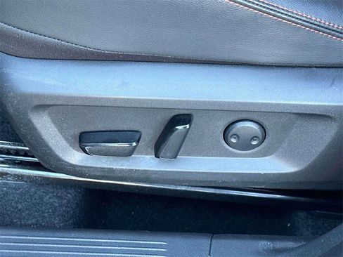 Certified 2025 Nissan Rogue SV image 19