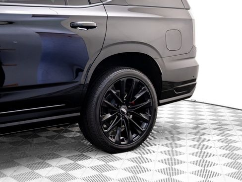 Certified 2025 Cadillac Escalade V w/ LPO, ONYX Package image 40