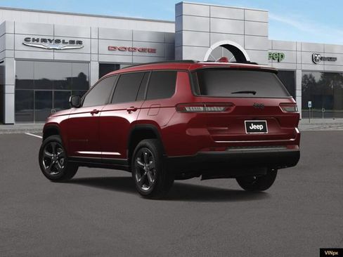 Used 2024 Jeep Grand Cherokee L Altitude AWD/4WD image 5
