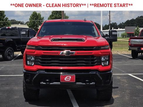 Used 2024 Chevrolet Silverado 2500 Custom w/ Custom Value Package AWD/4WD image 2