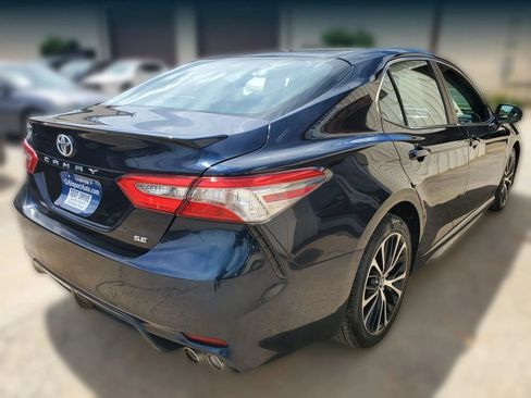 Used 2018 Toyota Camry SE w/ Convenience Package FWD image 14