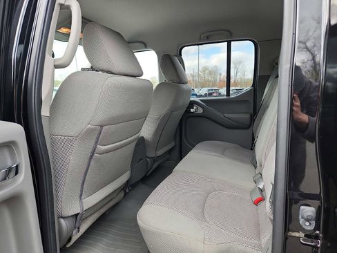 Used 2018 Nissan Frontier SV w/ Value Truck Package AWD/4WD image 10