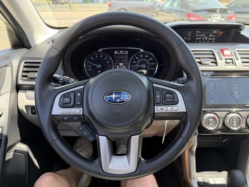 Used 2017 Subaru Forester 2.5i Premium AWD/4WD image 33