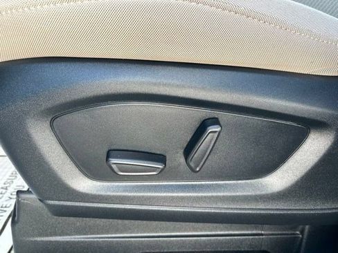 Used 2023 Ford Explorer 4WD image 14