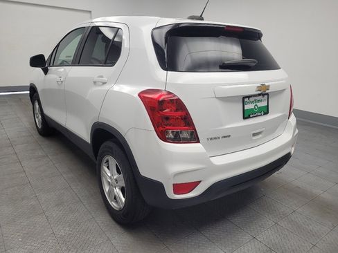 Used 2022 Chevrolet Trax LS w/ Tint and Cruise Package AWD/4WD image 5