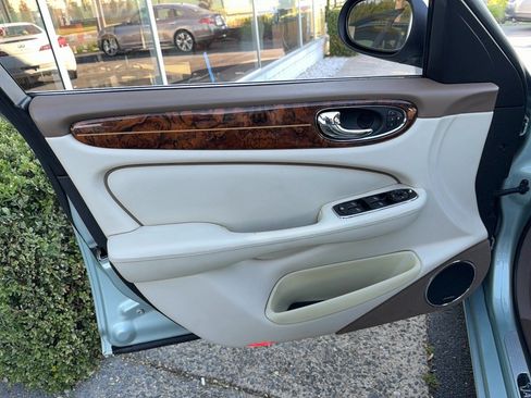 Used 2007 Jaguar XJ8 L RWD image 14