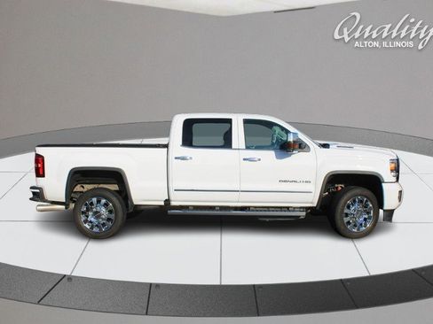 Used 2019 GMC Sierra 2500 Denali w/ Duramax Plus Package image 3