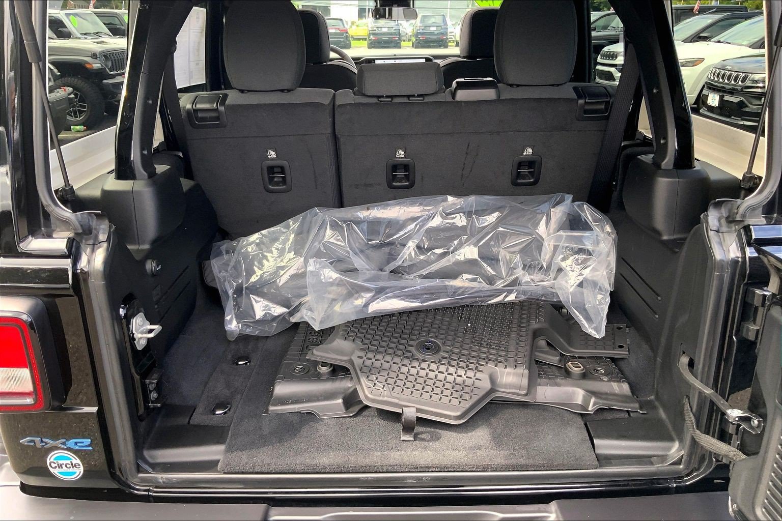 Certified 2024 Jeep Wrangler Unlimited AWD/4WD image 30