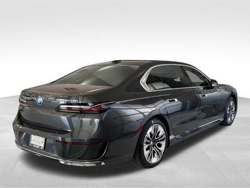 Used 2023 BMW i7 xDrive60 image 7