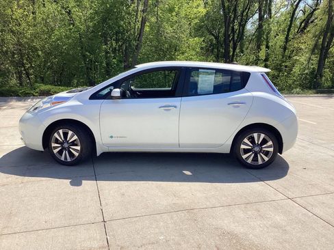 Used 2014 Nissan Leaf SL w/ Premium Package FWD image 5