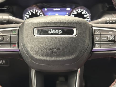 Used 2023 Jeep Compass Trailhawk w/ Trailer Tow Group AWD/4WD image 14