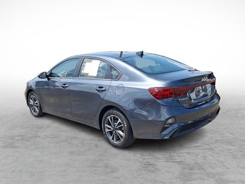 Used 2023 Kia Forte LXS w/ LXS Technology Package FWD image 3
