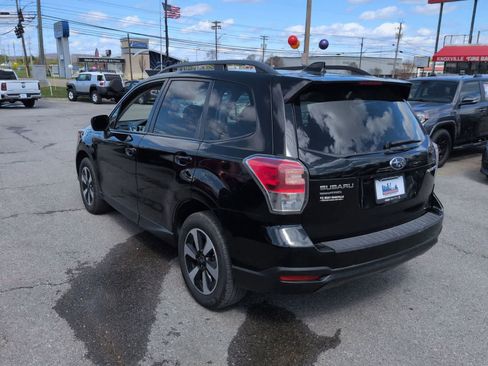 Used 2018 Subaru Forester 2.5i Premium w/ All-Weather Package image 6