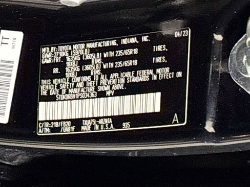 Used 2023 Toyota Highlander LE image 24