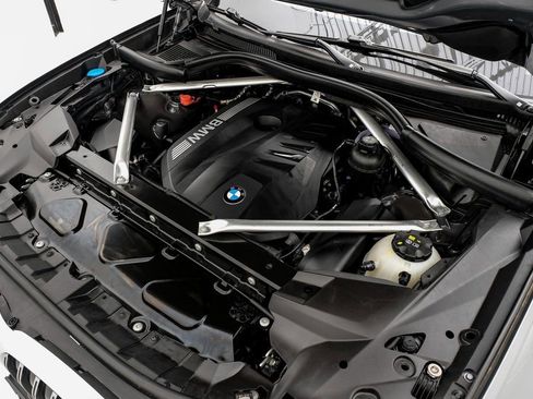 Used 2024 BMW X7 xDrive40i w/ Premium Package image 41