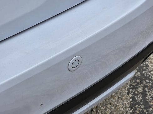 Used 2023 Nissan Versa SR w/ Electronics Package FWD image 37