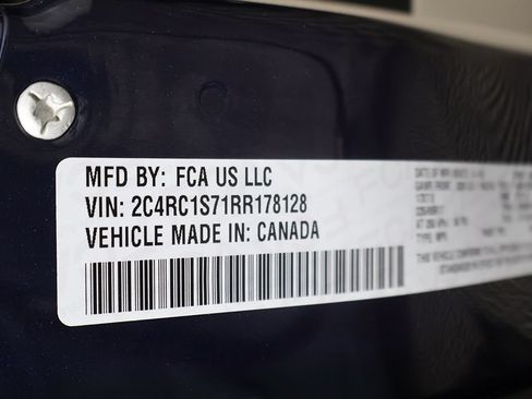 Used 2024 Chrysler Pacifica Limited FWD image 52