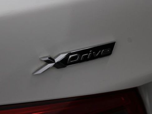 Used 2018 BMW 540i xDrive w/ Premium Package image 10