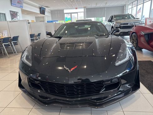 Used 2016 Chevrolet Corvette Z06 w/ 3LZ Preferred Equipment Group RWD image 2
