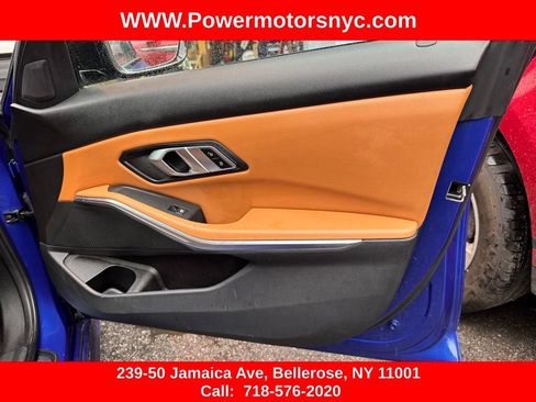 Used 2022 BMW 330i Sedan w/ M Sport Package RWD image 25