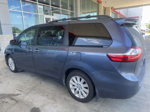 Used 2016 Toyota Sienna XLE w/ XLE Navigation Package AWD/4WD image 9