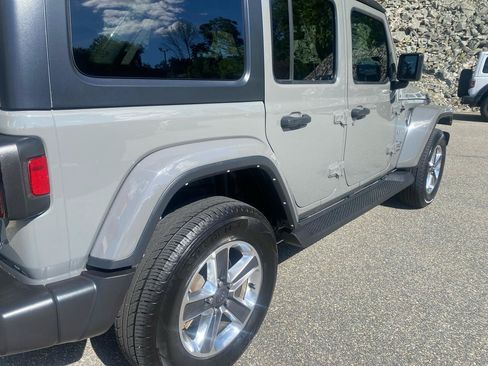 Used 2022 Jeep Wrangler Unlimited Sahara AWD/4WD image 31