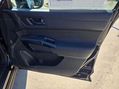 New 2026 Nissan Pathfinder SV image 22