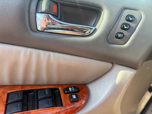 Used 2008 Toyota Sienna XLE image 18