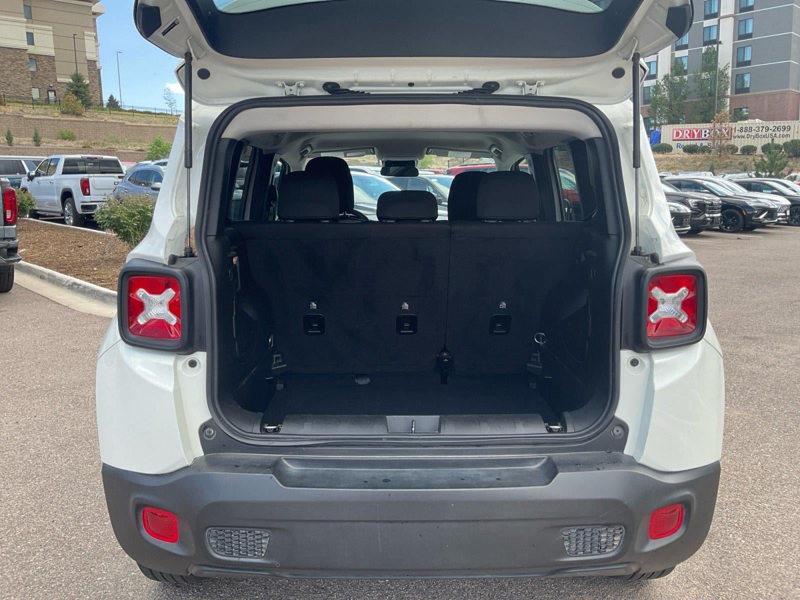 Used 2023 Jeep Renegade Latitude AWD/4WD image 16