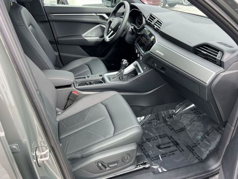 Certified 2025 Audi Q3 2.0T Premium Plus w/ Premium Plus Package AWD/4WD image 13
