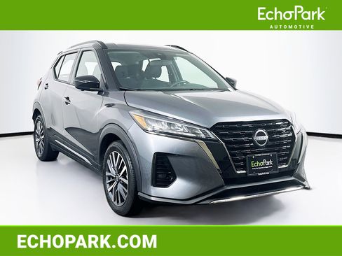 Used 2024 Nissan Kicks SR image 1