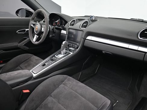 Certified 2018 Porsche 718 Boxster GTS RWD image 11