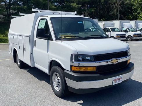 New 2025 Chevrolet Express 3500 w/ Power Convenience Package image 2