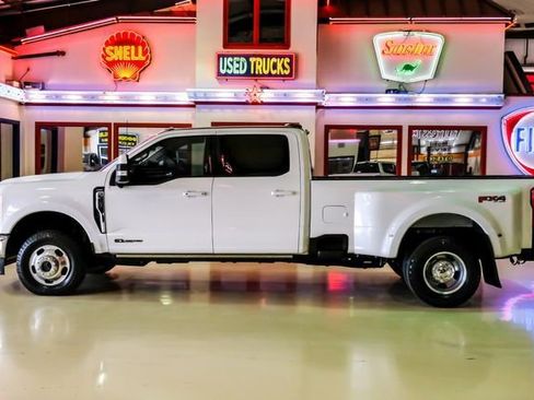 Used 2023 Ford F350 Lariat w/ Lariat Ultimate Package AWD/4WD image 12