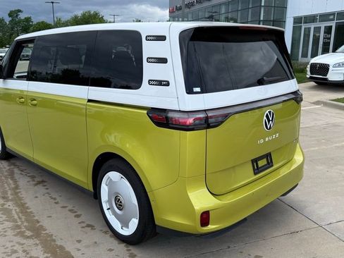 Used 2025 Volkswagen ID. Buzz 1st Edition AWD/4WD image 5