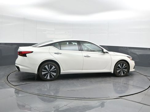 Used 2022 Nissan Altima 2.5 SL image 3