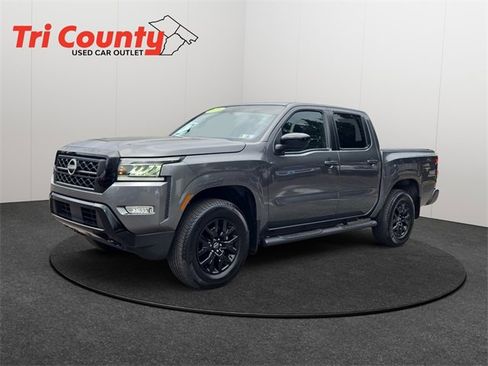 Used 2023 Nissan Frontier SV w/ Midnight Edition Package image 3
