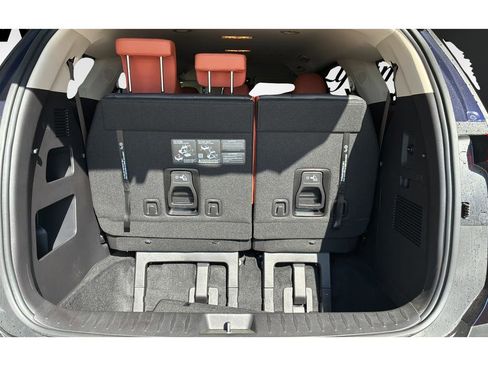 New 2026 Kia Carnival EX FWD image 19