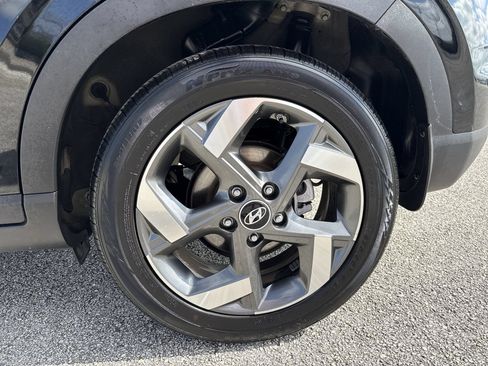 Used 2024 Hyundai Venue SEL FWD image 19