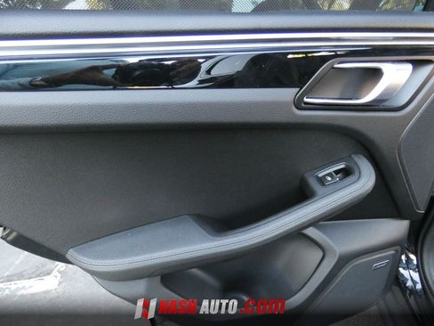 Used 2015 Porsche Macan S AWD/4WD image 38
