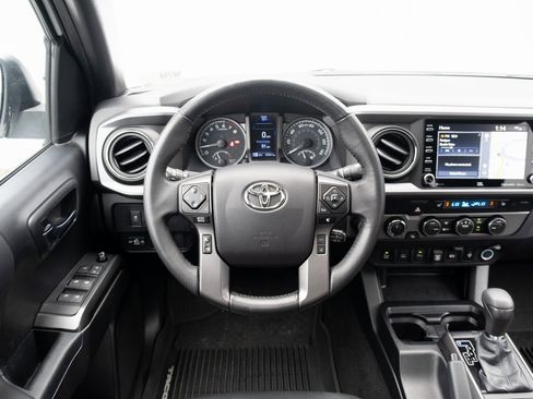 Used 2021 Toyota Tacoma TRD Off-Road image 2