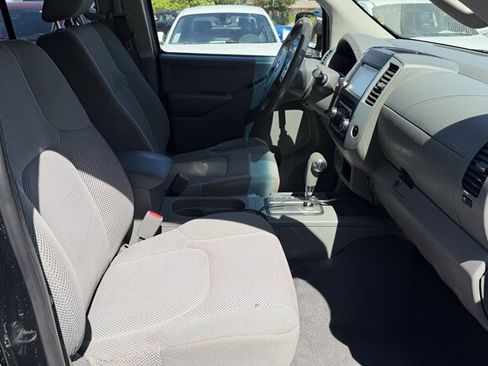 Used 2019 Nissan Frontier SV RWD image 5