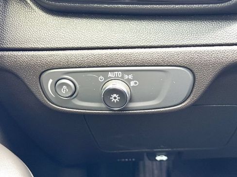 Used 2023 Chevrolet Bolt EUV LT w/ Convenience Package FWD image 17